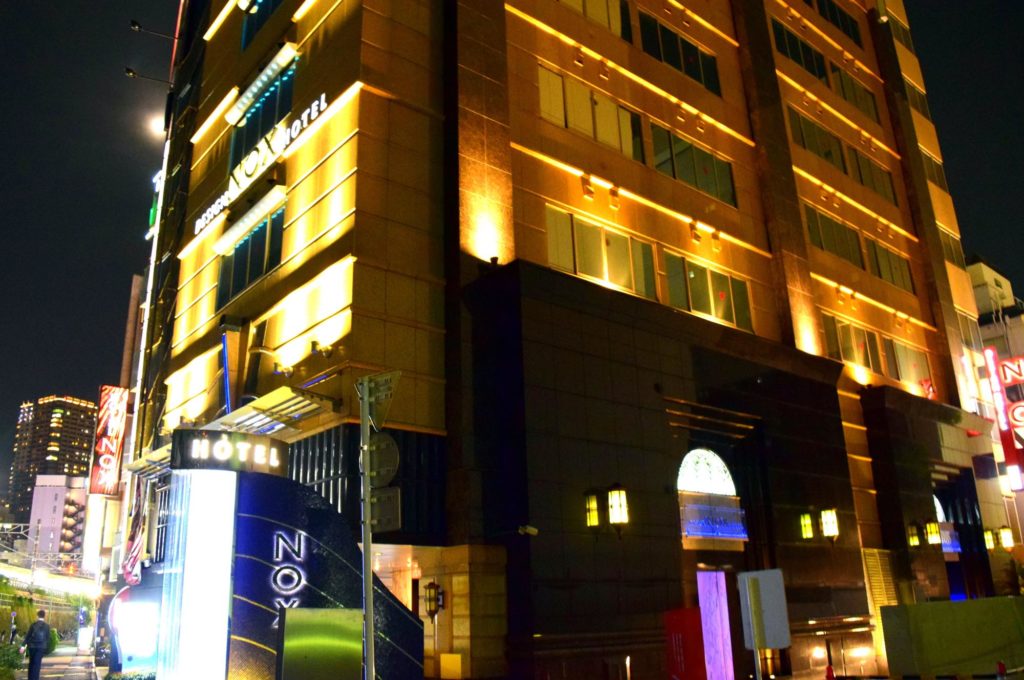 ラブホテルとニッポンの街の発展の関係について考えてみませんか 東京の観光地 Love Hotel Hill Tripio Studio Iota Label 日本 世界の不思議をあるこう